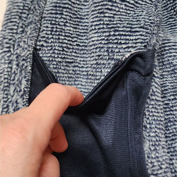 The North Face Women's Osito 2 Fleece Jacket - Picture 9 of 11